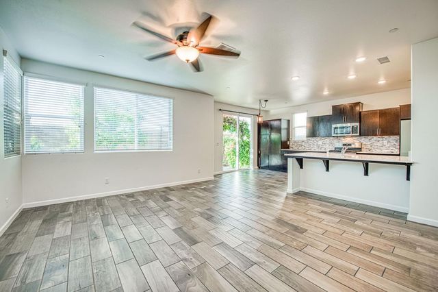 3660 Parkstone Way, Clovis, CA 93619