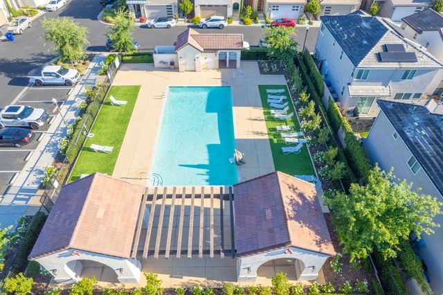 3660 Parkstone Way, Clovis, CA 93619