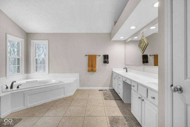 10871 Weston Drive, Carmel, IN 46032