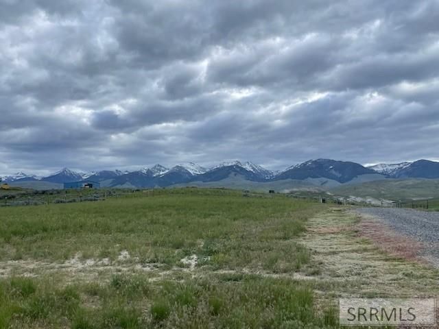 36 S Hawk Road, Salmon, ID 83467