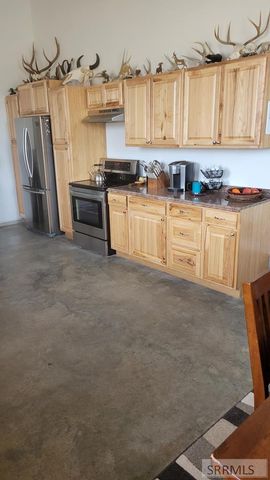 36 S Hawk Road, Salmon, ID 83467