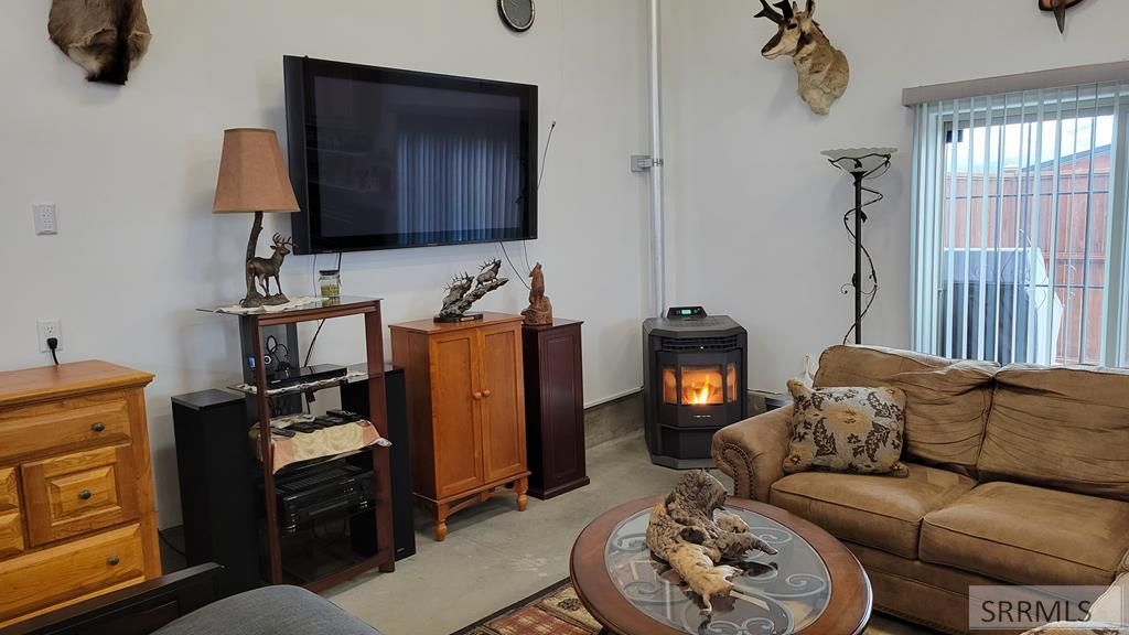 Image 11 of property listing at 36 S Hawk Road, Salmon, ID 83467