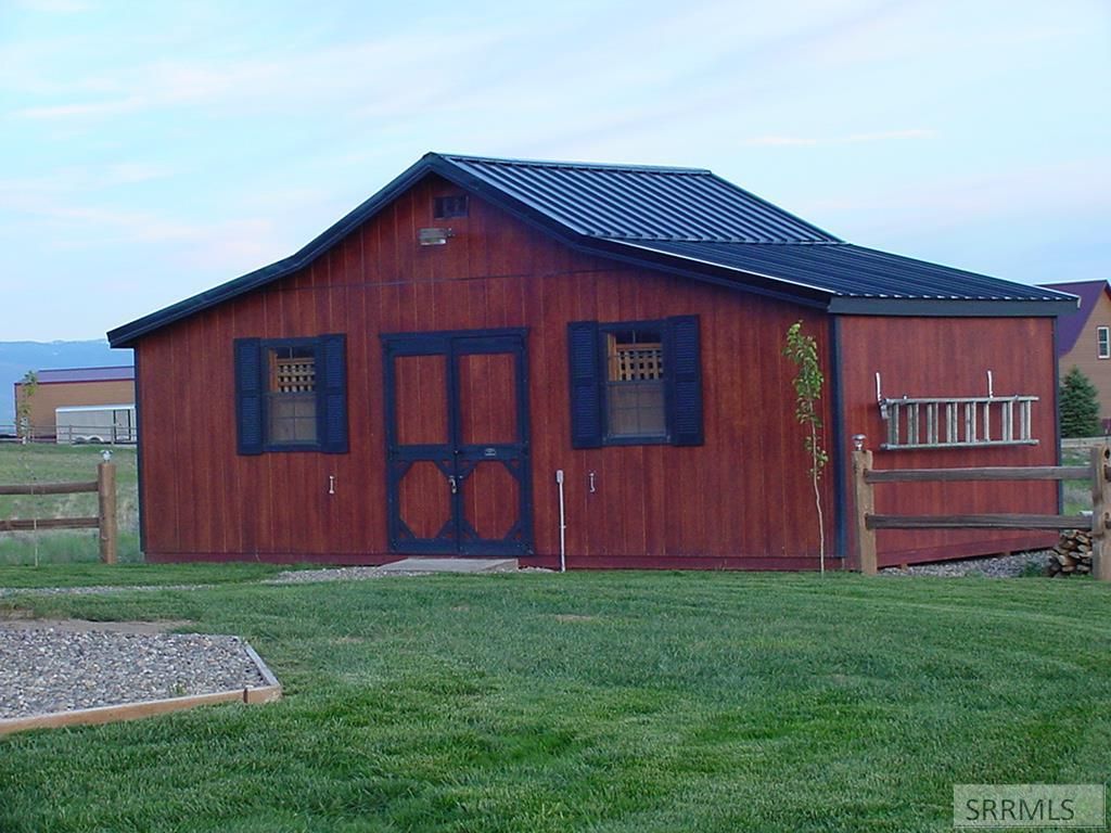 Image 14 of property listing at 36 S Hawk Road, Salmon, ID 83467