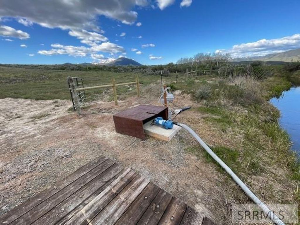 Image 17 of property listing at 36 S Hawk Road, Salmon, ID 83467
