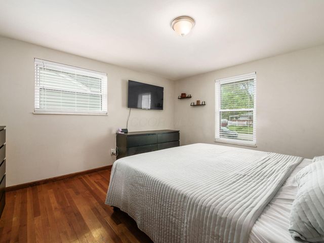 1410 Chelmsford Square S, Columbus, OH 43229