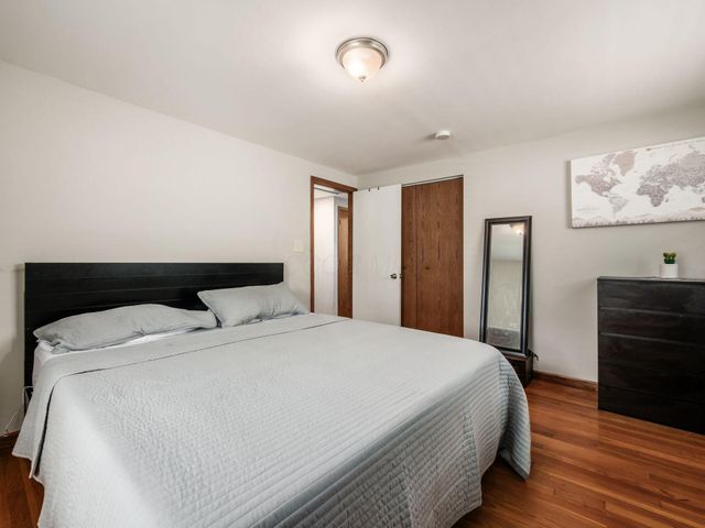 1410 Chelmsford Square S, Columbus, OH 43229