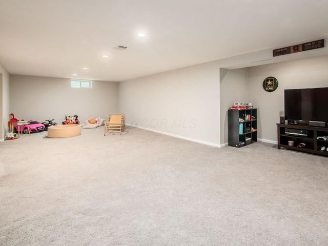 1410 Chelmsford Square S, Columbus, OH 43229