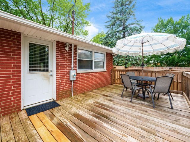 1410 Chelmsford Square S, Columbus, OH 43229