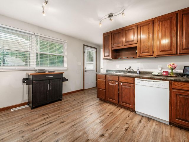 1410 Chelmsford Square S, Columbus, OH 43229