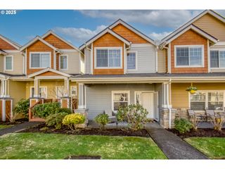 2528 Nw 2ND Ter, Gresham, OR 97030