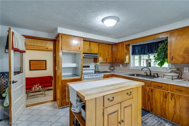 12722 Lisbon Street SE, Paris, OH 44669
