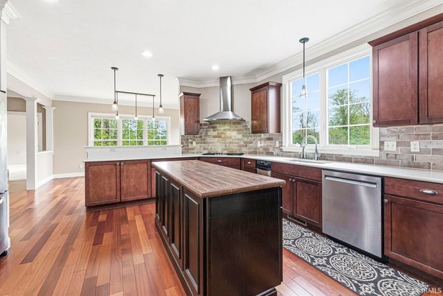 53347 Summer Breeze Drive, South Bend, IN 46637