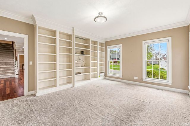 53347 Summer Breeze Drive, South Bend, IN 46637