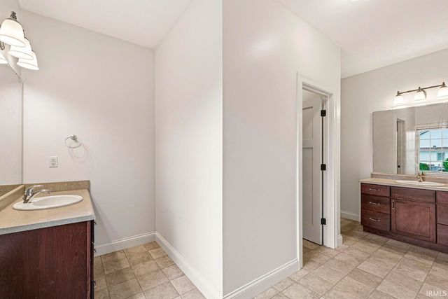53347 Summer Breeze Drive, South Bend, IN 46637