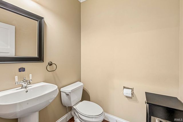 53347 Summer Breeze Drive, South Bend, IN 46637
