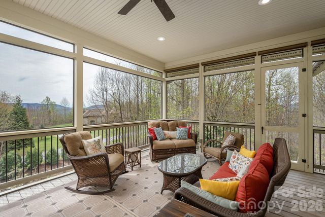 315 Crossvine Trail, Hendersonville, NC 28739