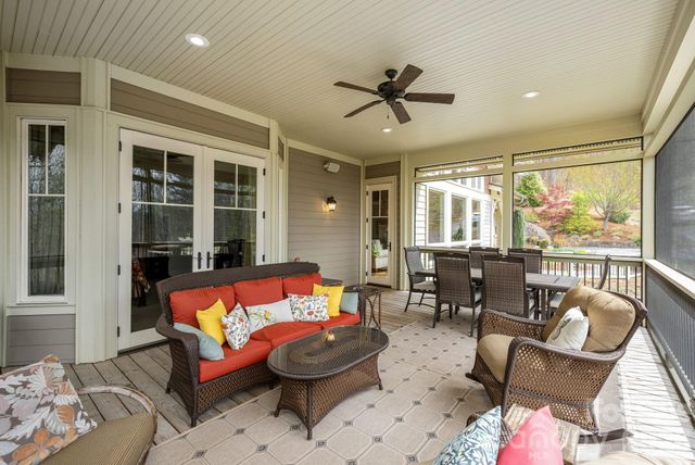 315 Crossvine Trail, Hendersonville, NC 28739