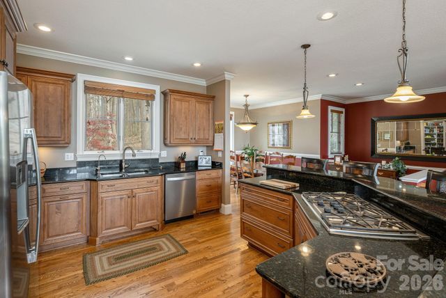 315 Crossvine Trail, Hendersonville, NC 28739