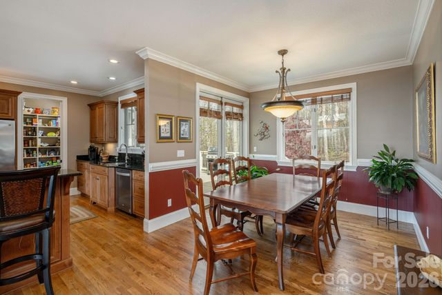 315 Crossvine Trail, Hendersonville, NC 28739