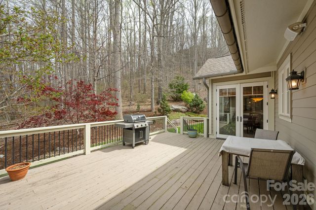 315 Crossvine Trail, Hendersonville, NC 28739