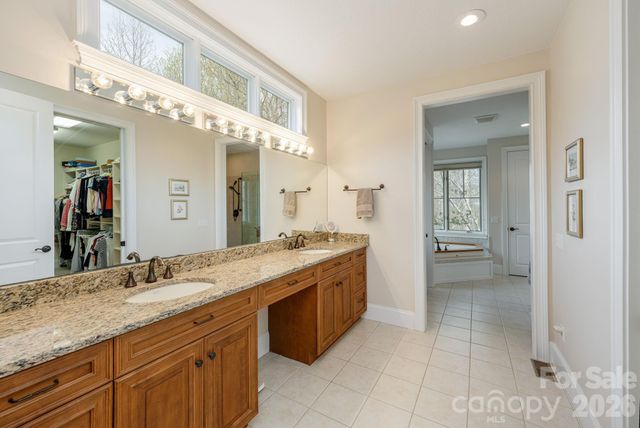 315 Crossvine Trail, Hendersonville, NC 28739