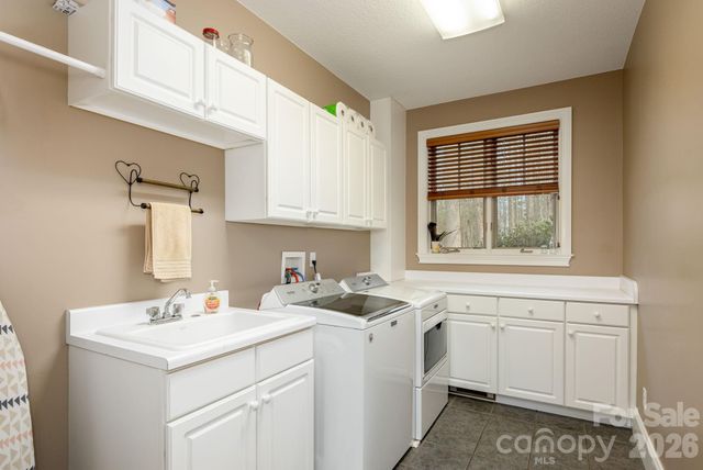 315 Crossvine Trail, Hendersonville, NC 28739