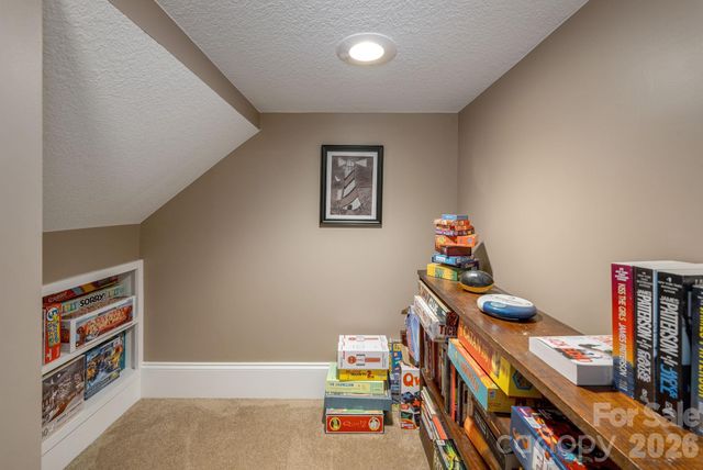 315 Crossvine Trail, Hendersonville, NC 28739