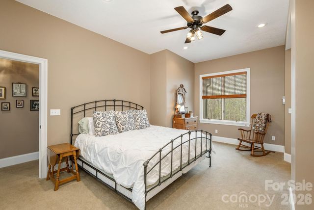 315 Crossvine Trail, Hendersonville, NC 28739