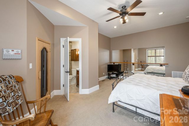 315 Crossvine Trail, Hendersonville, NC 28739