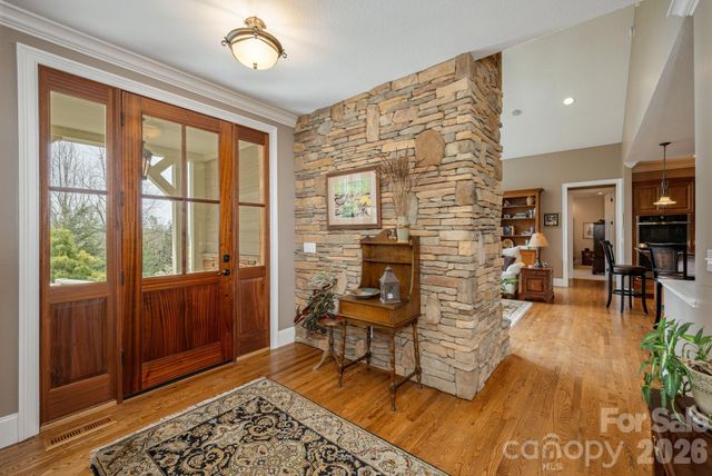 315 Crossvine Trail, Hendersonville, NC 28739