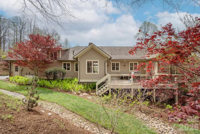 315 Crossvine Trail, Hendersonville, NC 28739