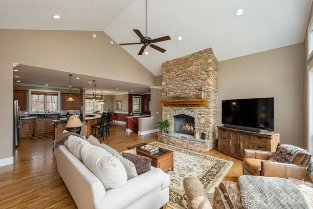 315 Crossvine Trail, Hendersonville, NC 28739