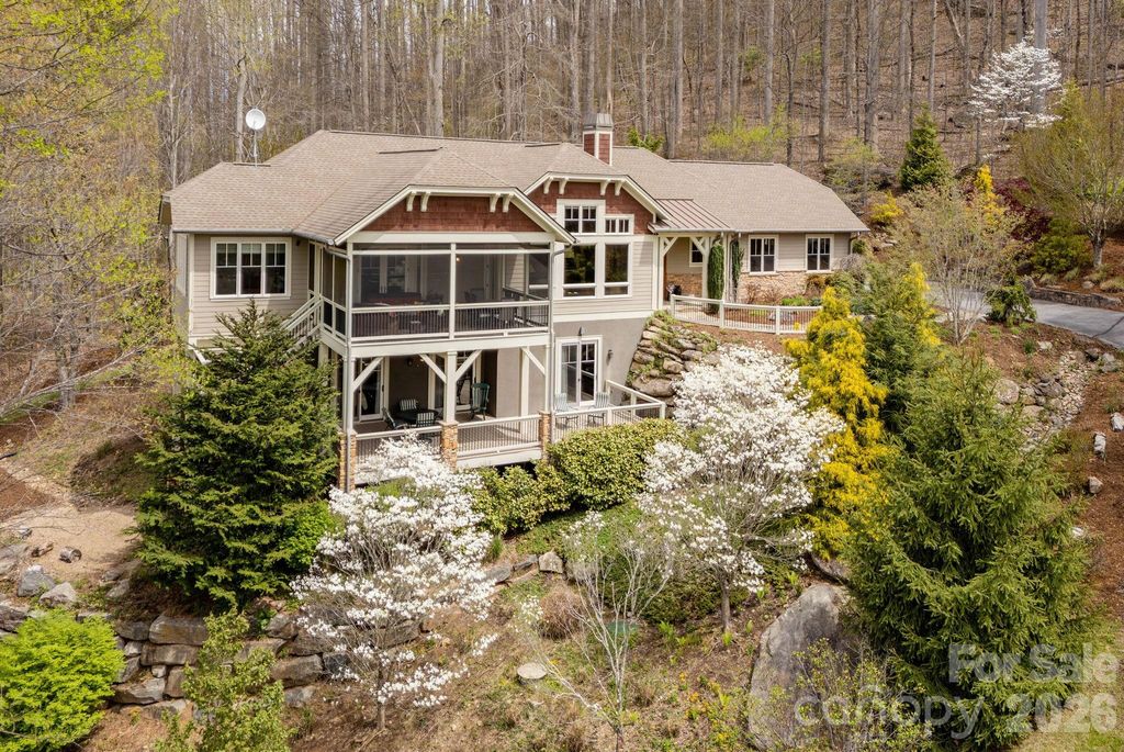 315 Crossvine Trail, Hendersonville, NC 28739
