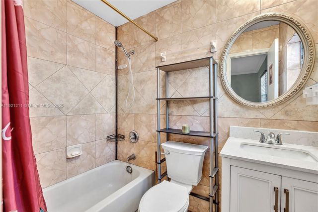 2001 SW 84th Ter, North Lauderdale, FL 33068