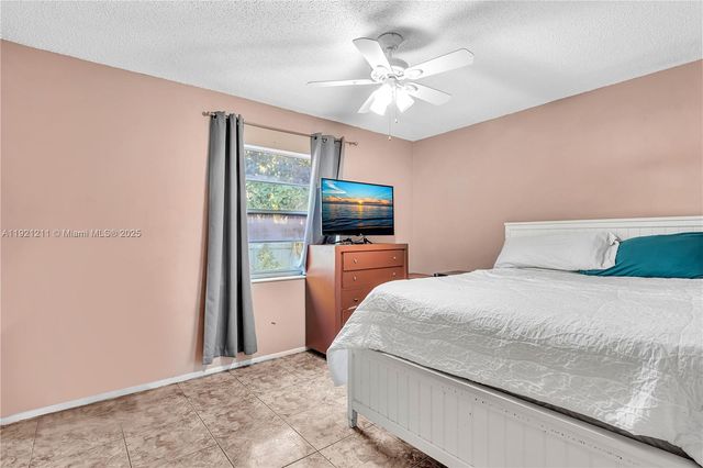 2001 SW 84th Ter, North Lauderdale, FL 33068