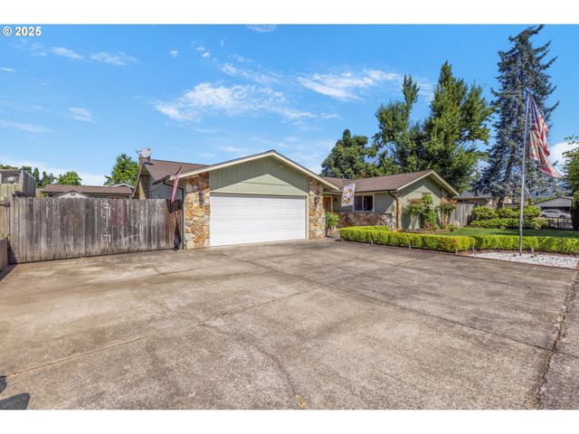 376 49TH Loop, Springfield, OR 97478