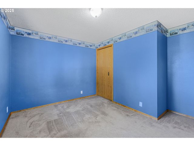 376 49TH Loop, Springfield, OR 97478