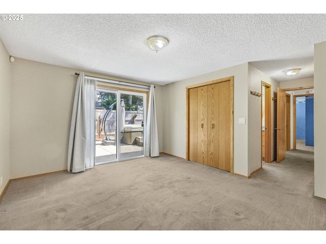 376 49TH Loop, Springfield, OR 97478