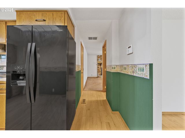 376 49TH Loop, Springfield, OR 97478