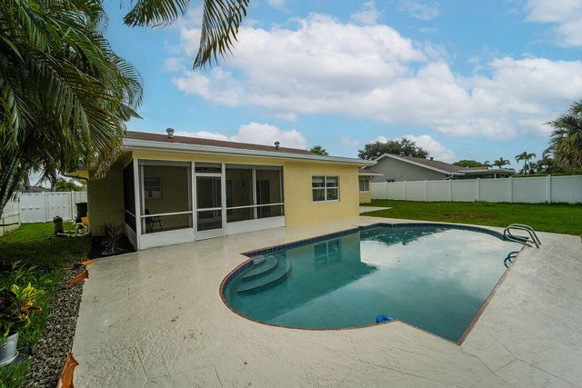 433 SW 27th Avenue, Delray Beach, FL 33445