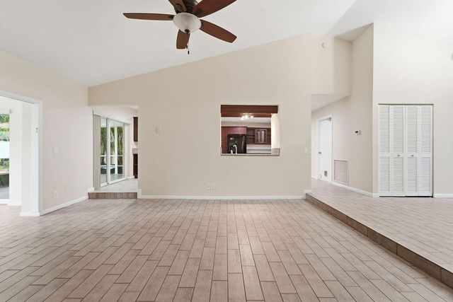 433 SW 27th Avenue, Delray Beach, FL 33445