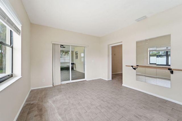 433 SW 27th Avenue, Delray Beach, FL 33445