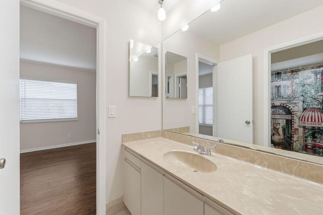 433 SW 27th Avenue, Delray Beach, FL 33445