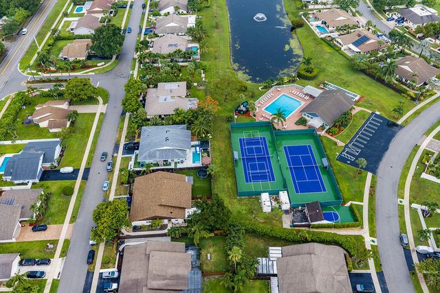 433 SW 27th Avenue, Delray Beach, FL 33445