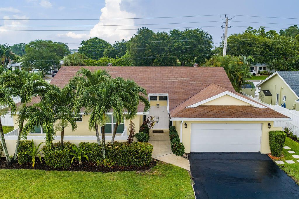 433 SW 27th Avenue, Delray Beach, FL 33445