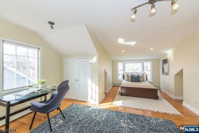20 Columbus Avenue, Montclair, NJ 07042