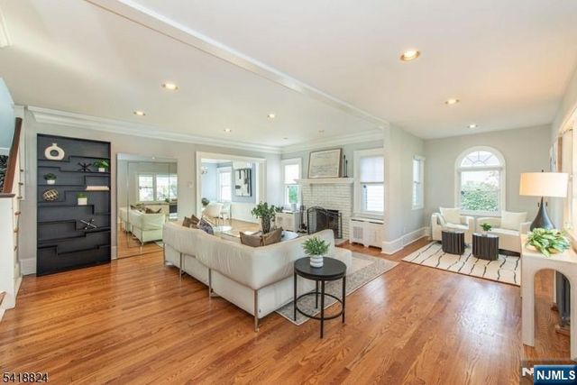 20 Columbus Avenue, Montclair, NJ 07042