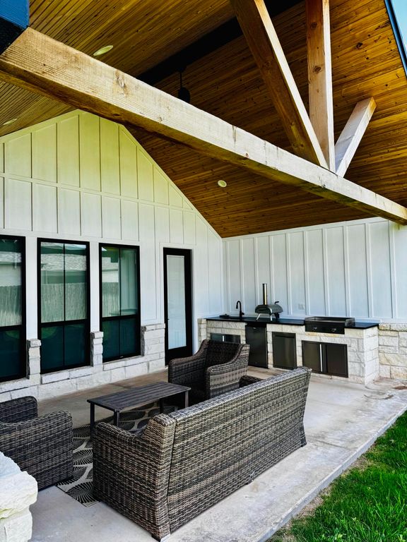 Image 20 of property listing at 5401 Riviera Lane, San Angelo, TX 76904