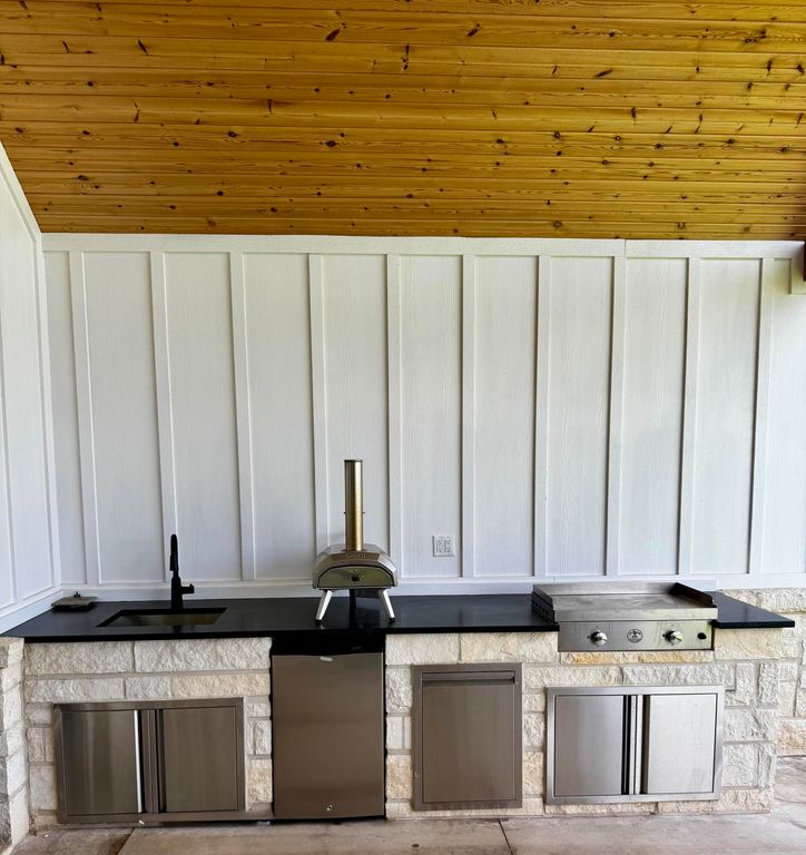 Image 21 of property listing at 5401 Riviera Lane, San Angelo, TX 76904