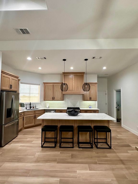 Image 6 of property listing at 5401 Riviera Lane, San Angelo, TX 76904